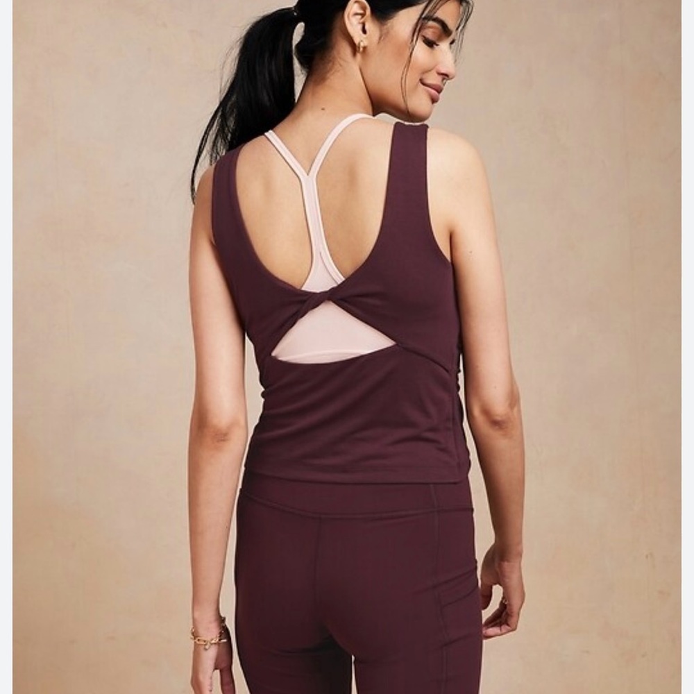 NWOT Banana Republic athletic Twist Back Tank Large